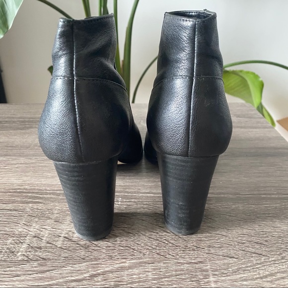 Cole Haan Davenport Black Ankle Bootie Size 9B - Picture 5 of 8